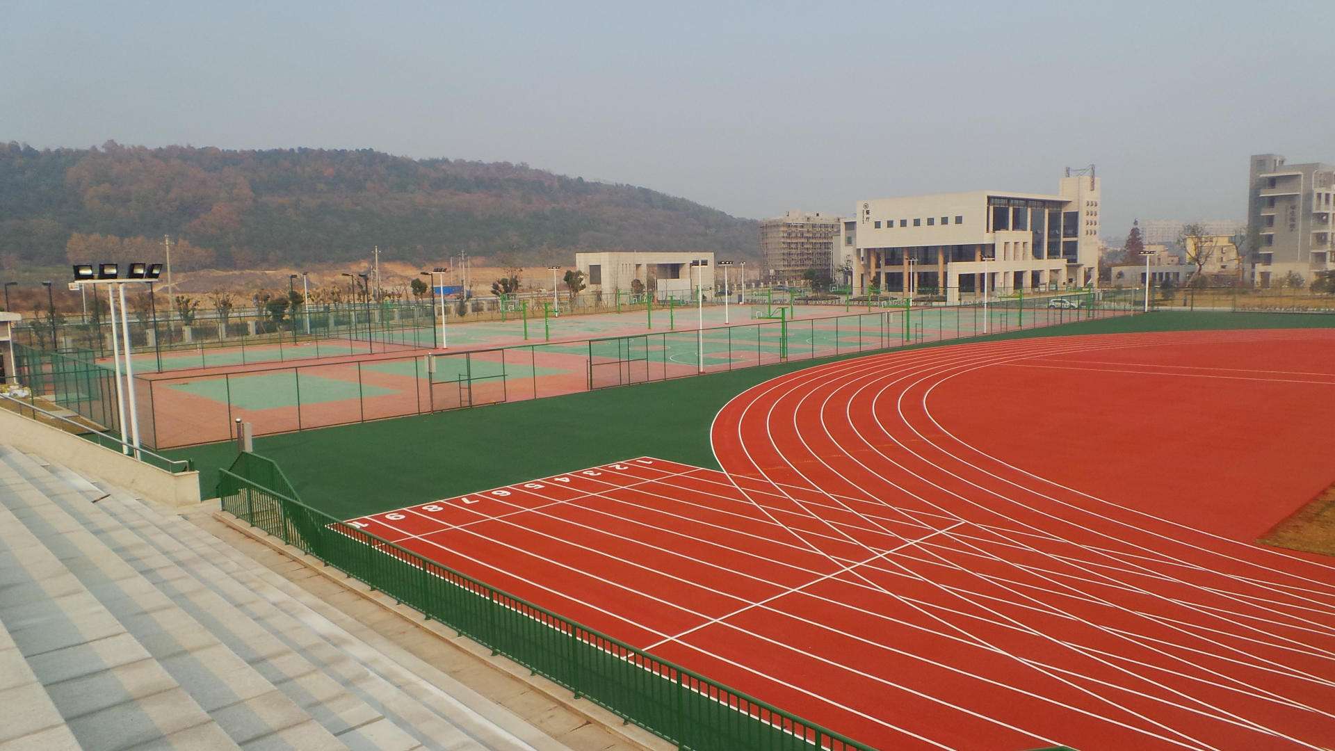 塑膠跑道200米、300米、400米跑道怎樣劃線?